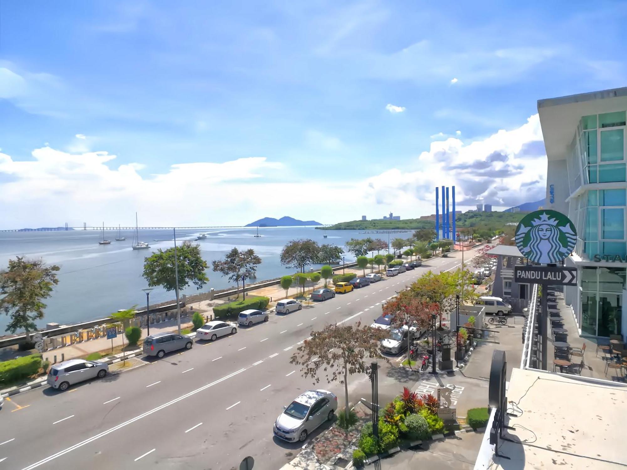 Maritime Seaview Suites Penang Georgetown Exterior foto