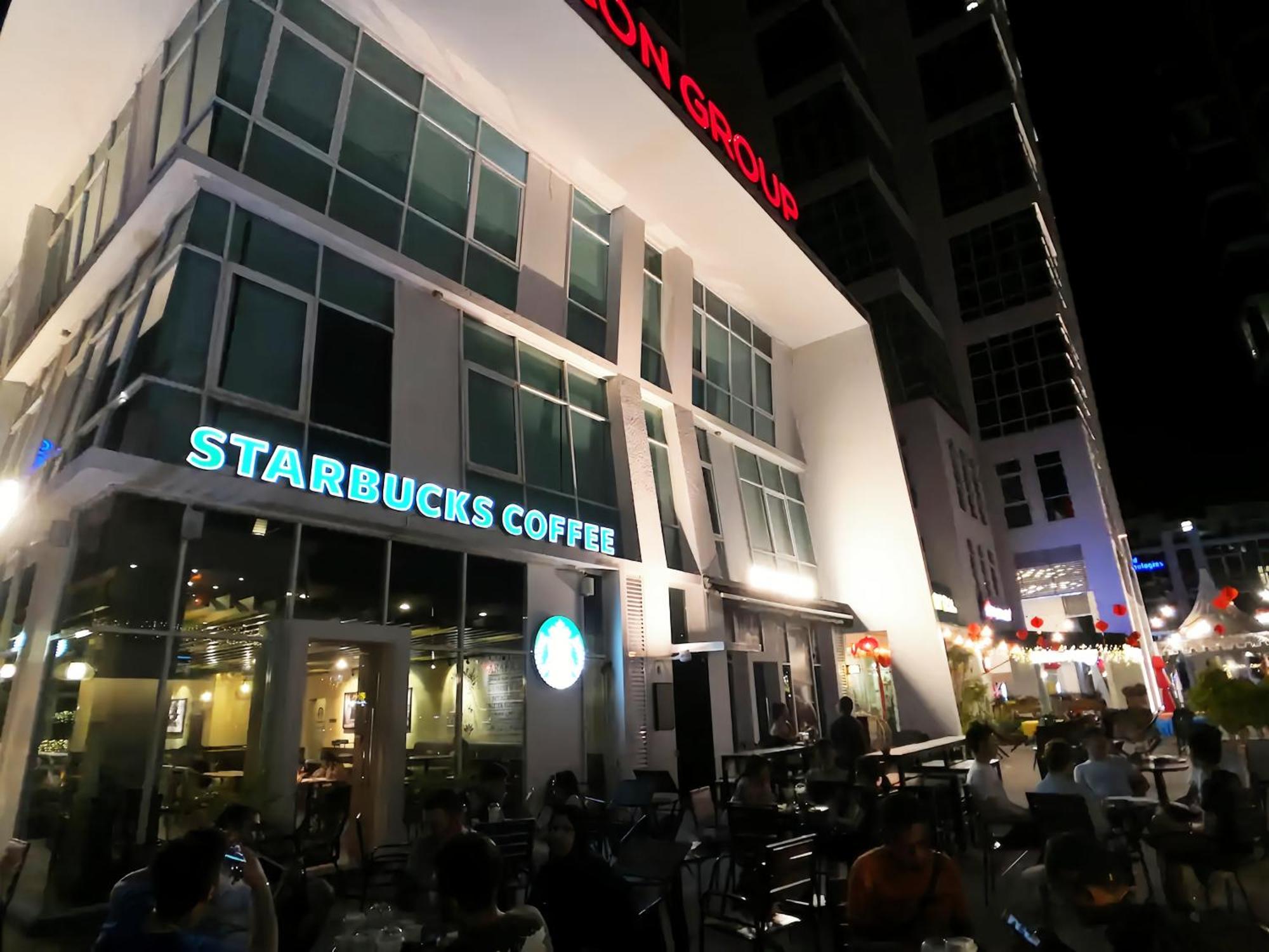 Maritime Seaview Suites Penang Georgetown Exterior foto