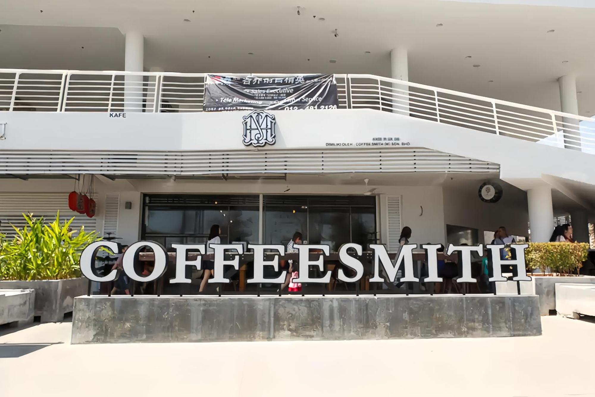 Maritime Seaview Suites Penang Georgetown Exterior foto