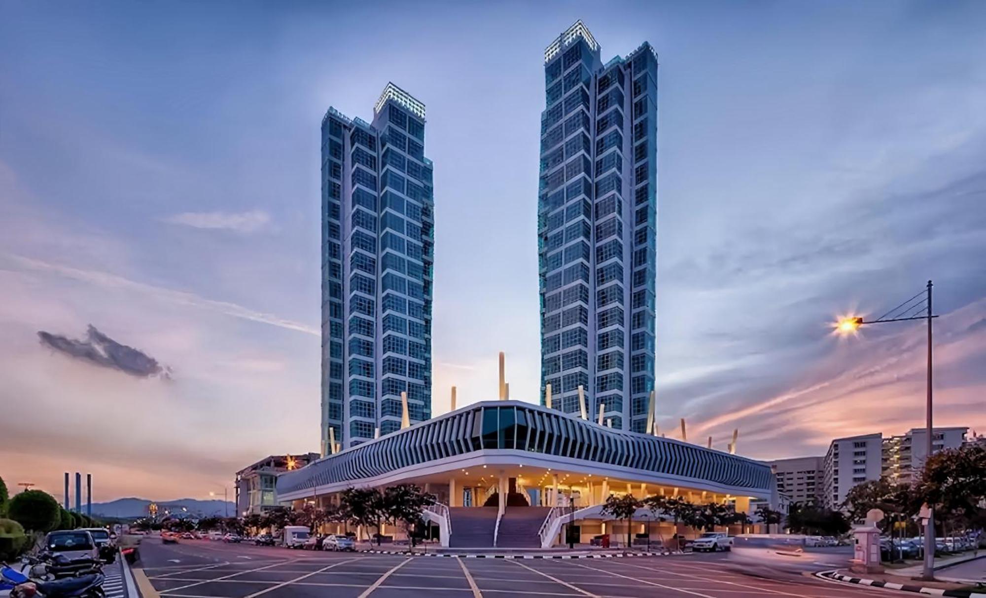 Maritime Seaview Suites Penang Georgetown Exterior foto