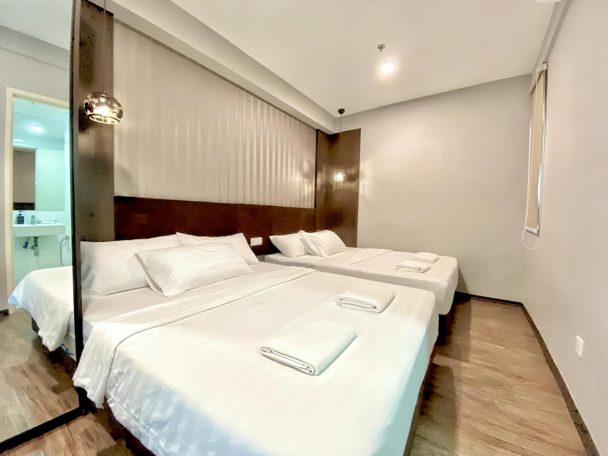 Maritime Seaview Suites Penang Georgetown Exterior foto