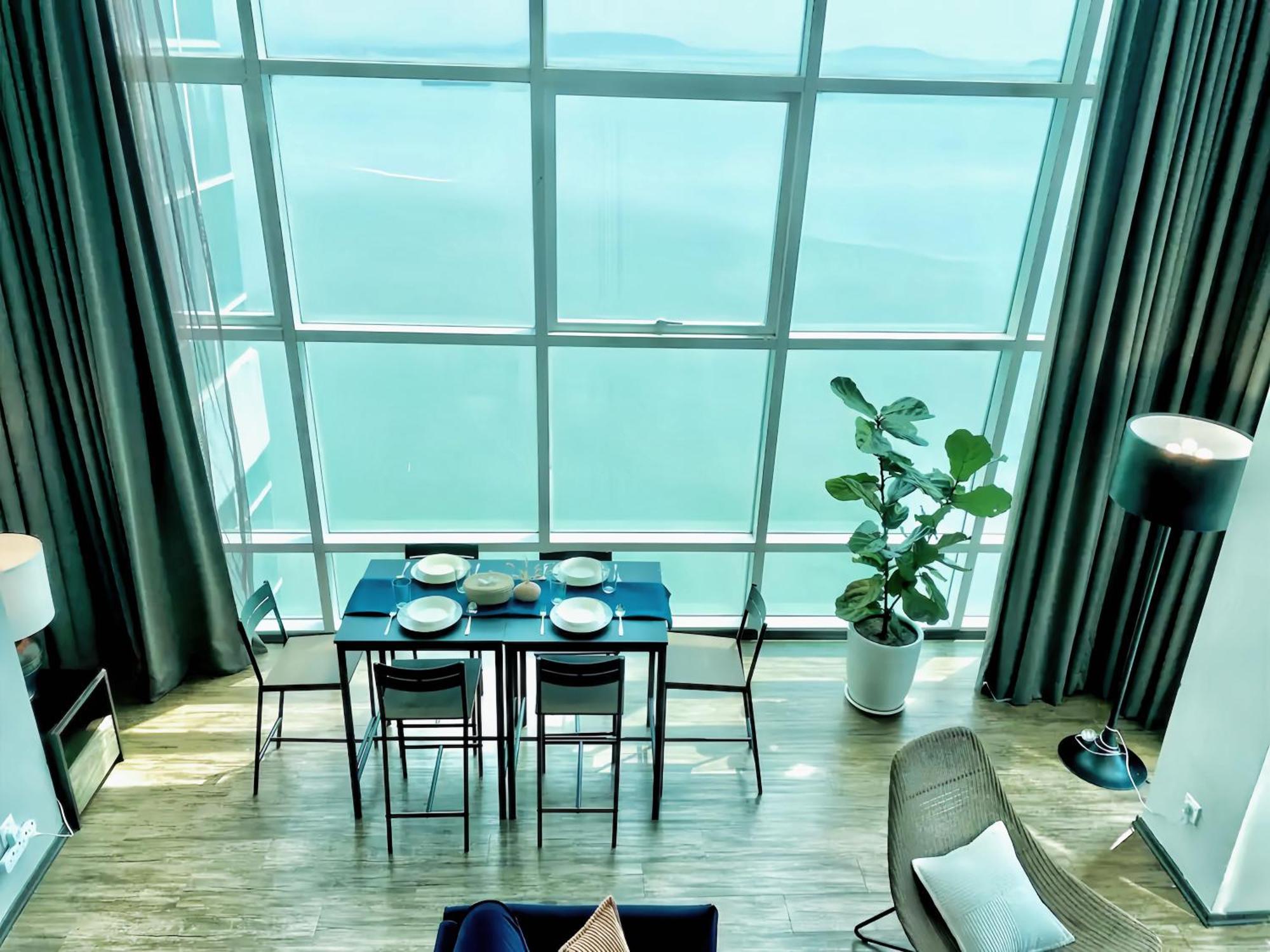 Maritime Seaview Suites Penang Georgetown Exterior foto