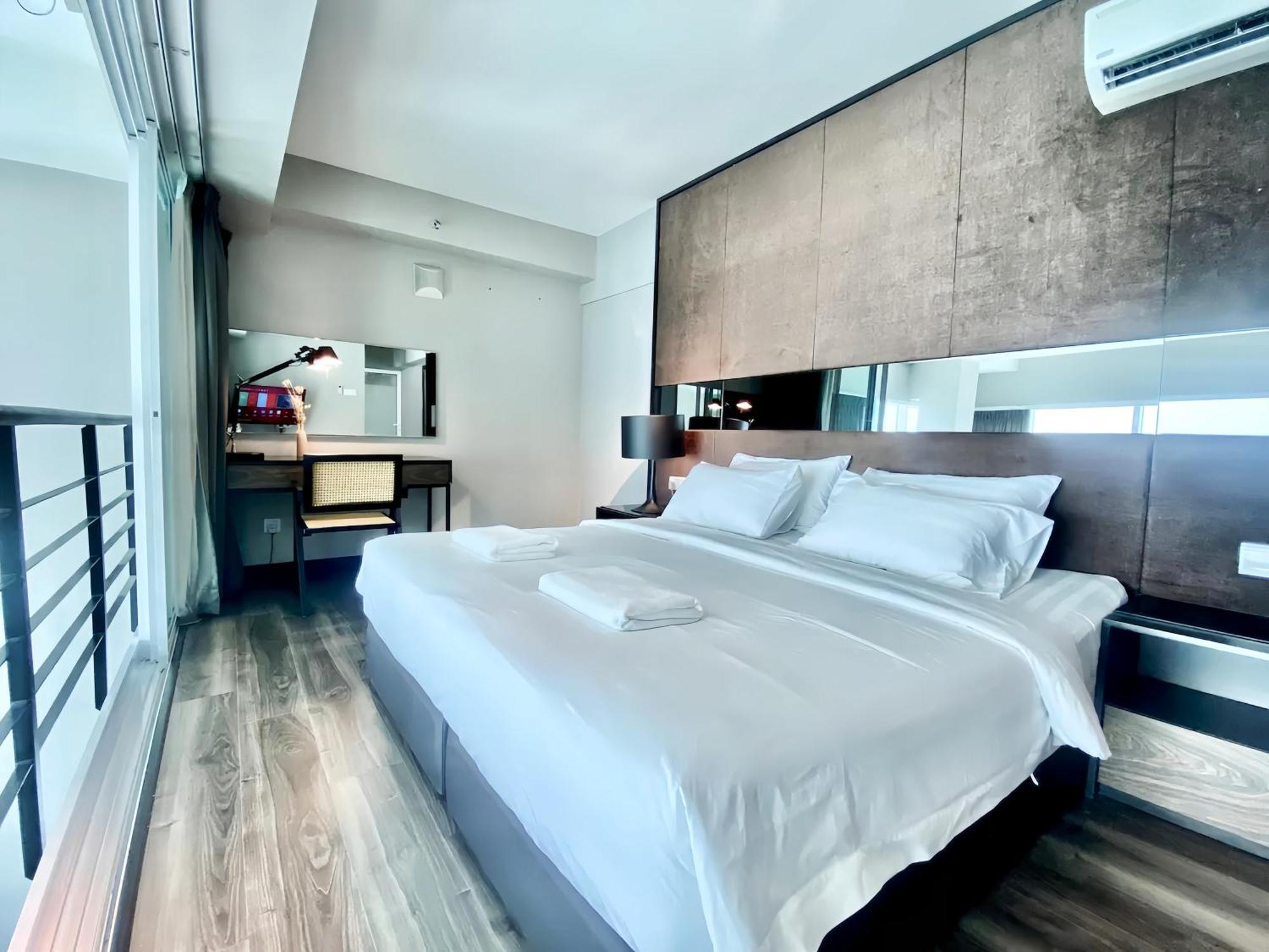 Maritime Seaview Suites Penang Georgetown Exterior foto