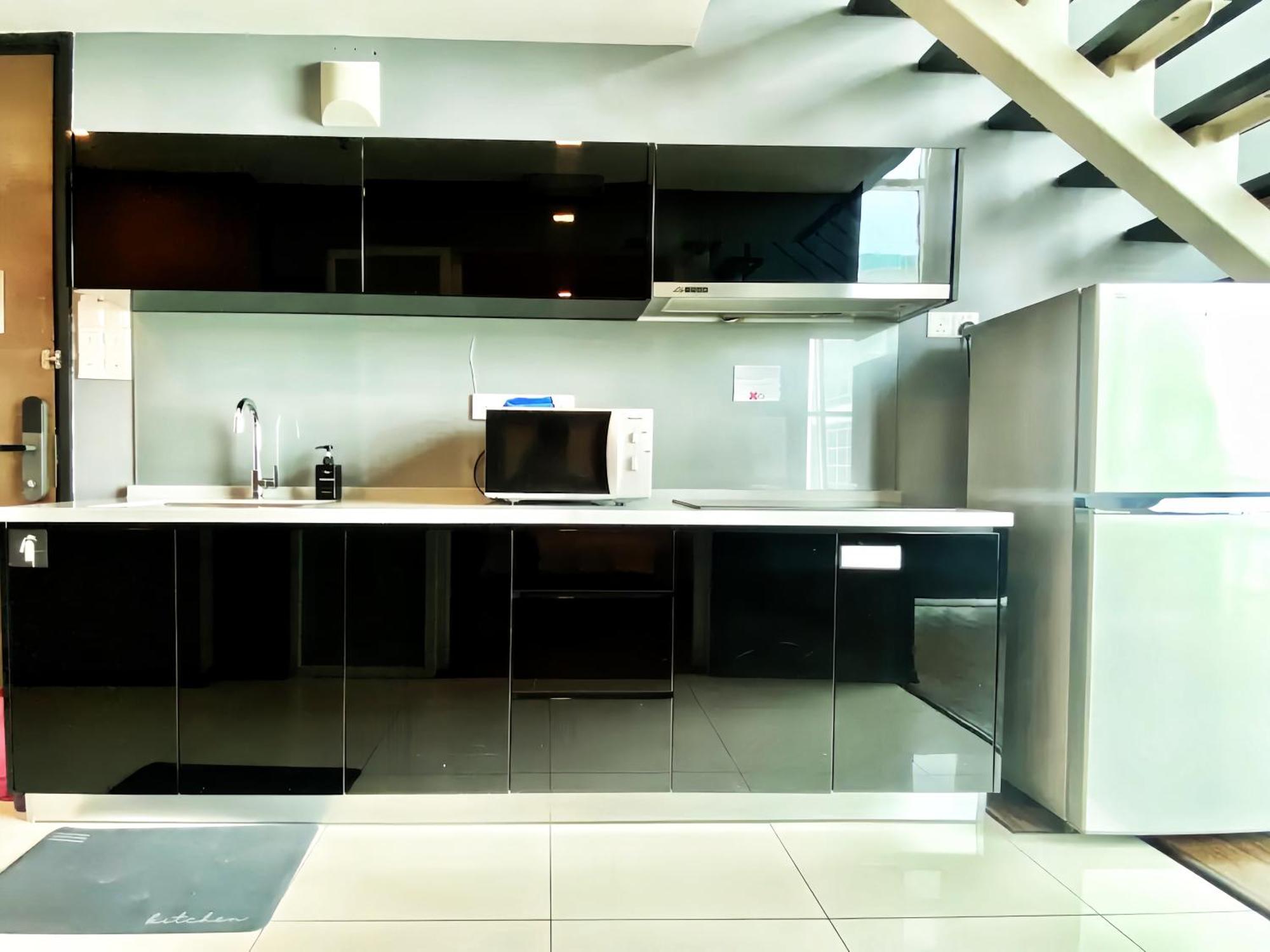 Maritime Seaview Suites Penang Georgetown Exterior foto