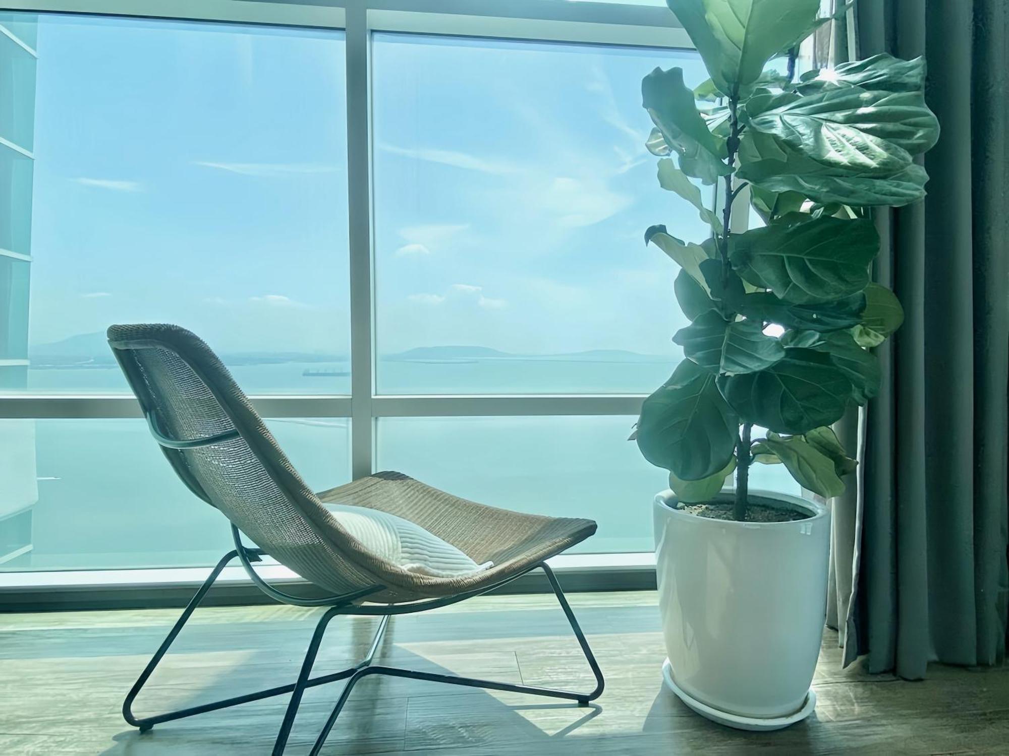 Maritime Seaview Suites Penang Georgetown Exterior foto