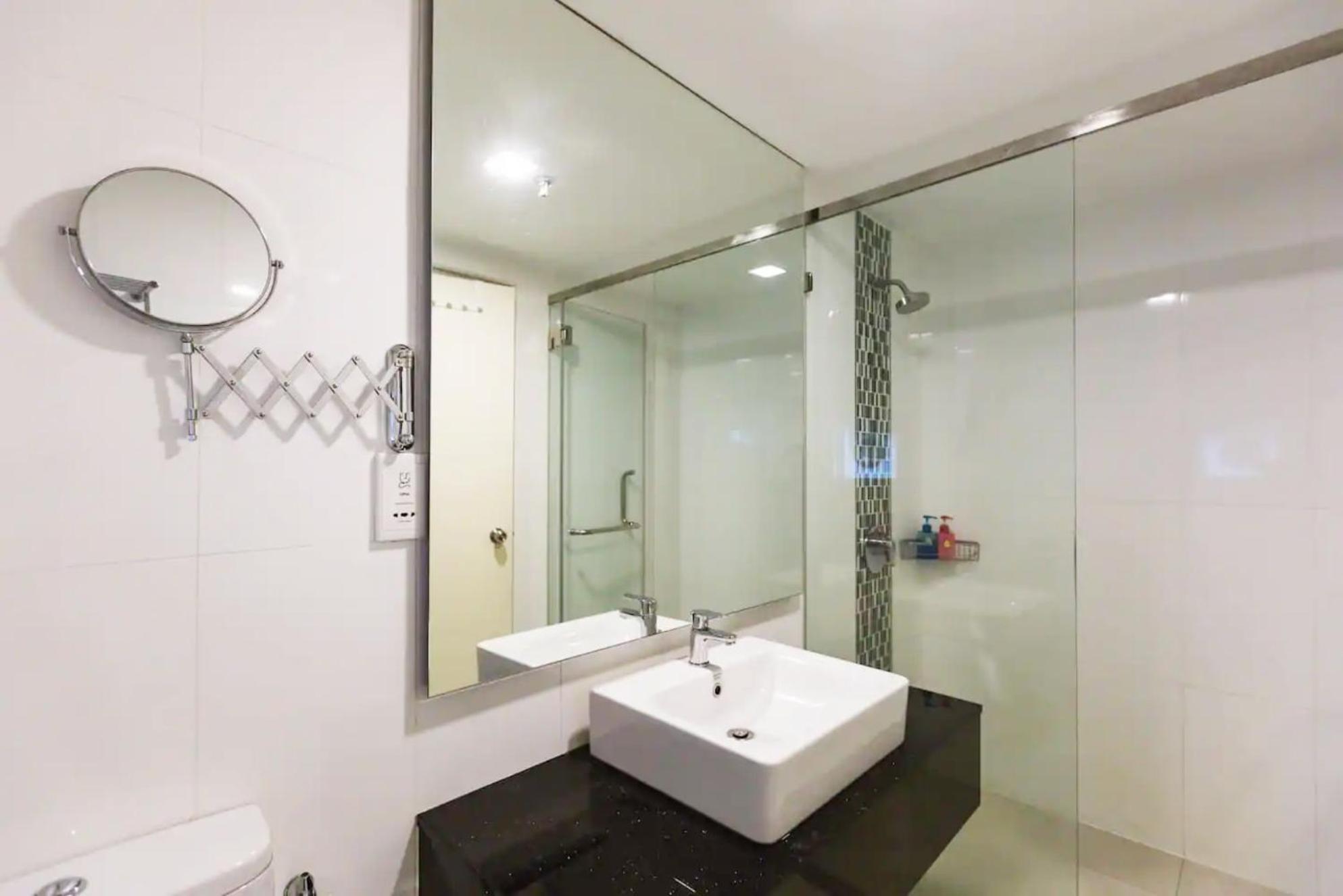 Maritime Seaview Suites Penang Georgetown Exterior foto