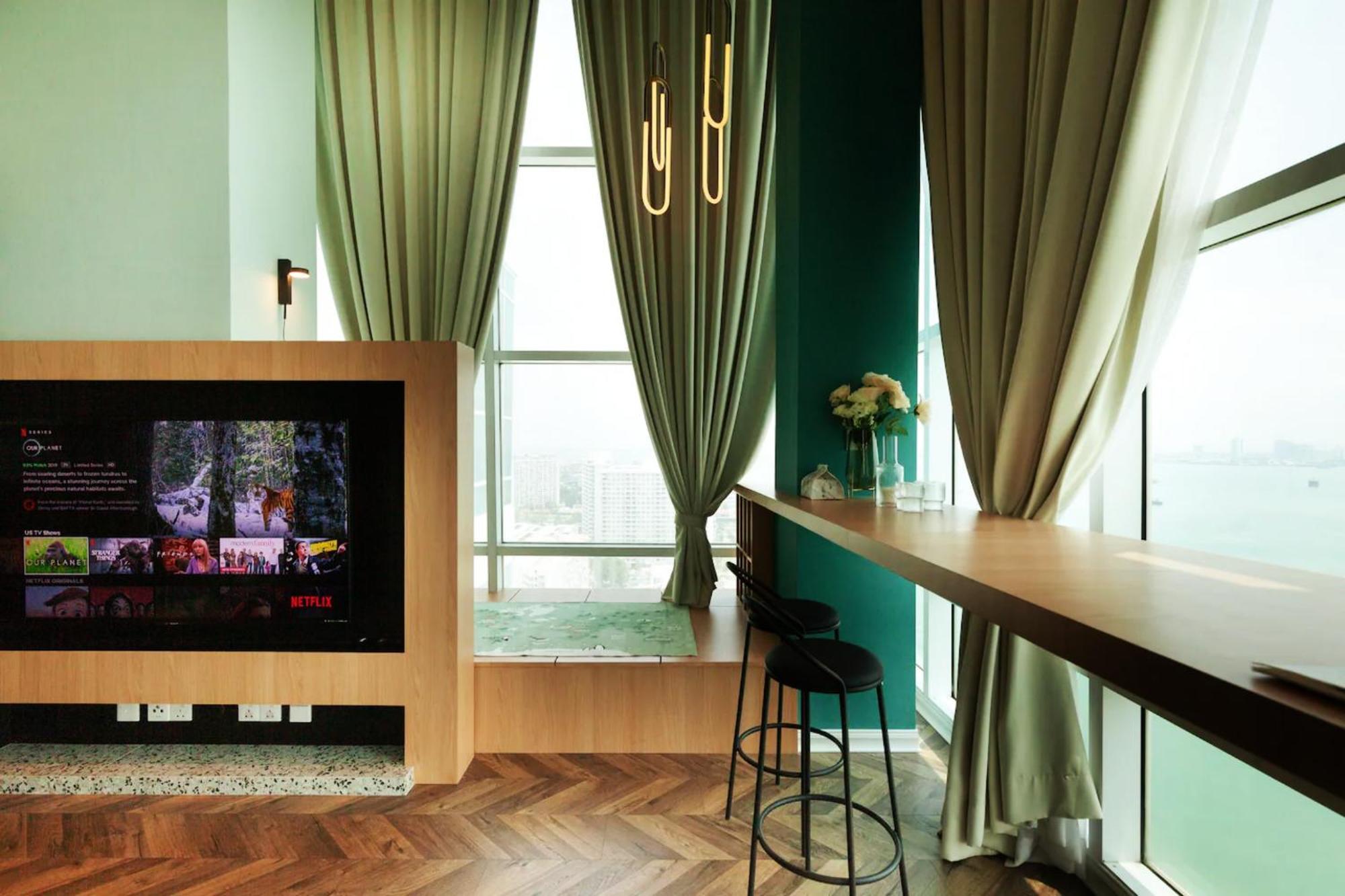 Maritime Seaview Suites Penang Georgetown Exterior foto
